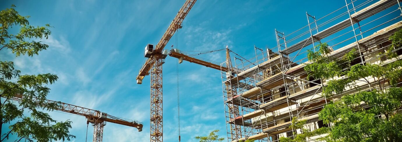 Сравнение на строителните гиганти – Как да изберете най-добрите строителни услуги за вашия имот? - ▷ IMOLABUILD