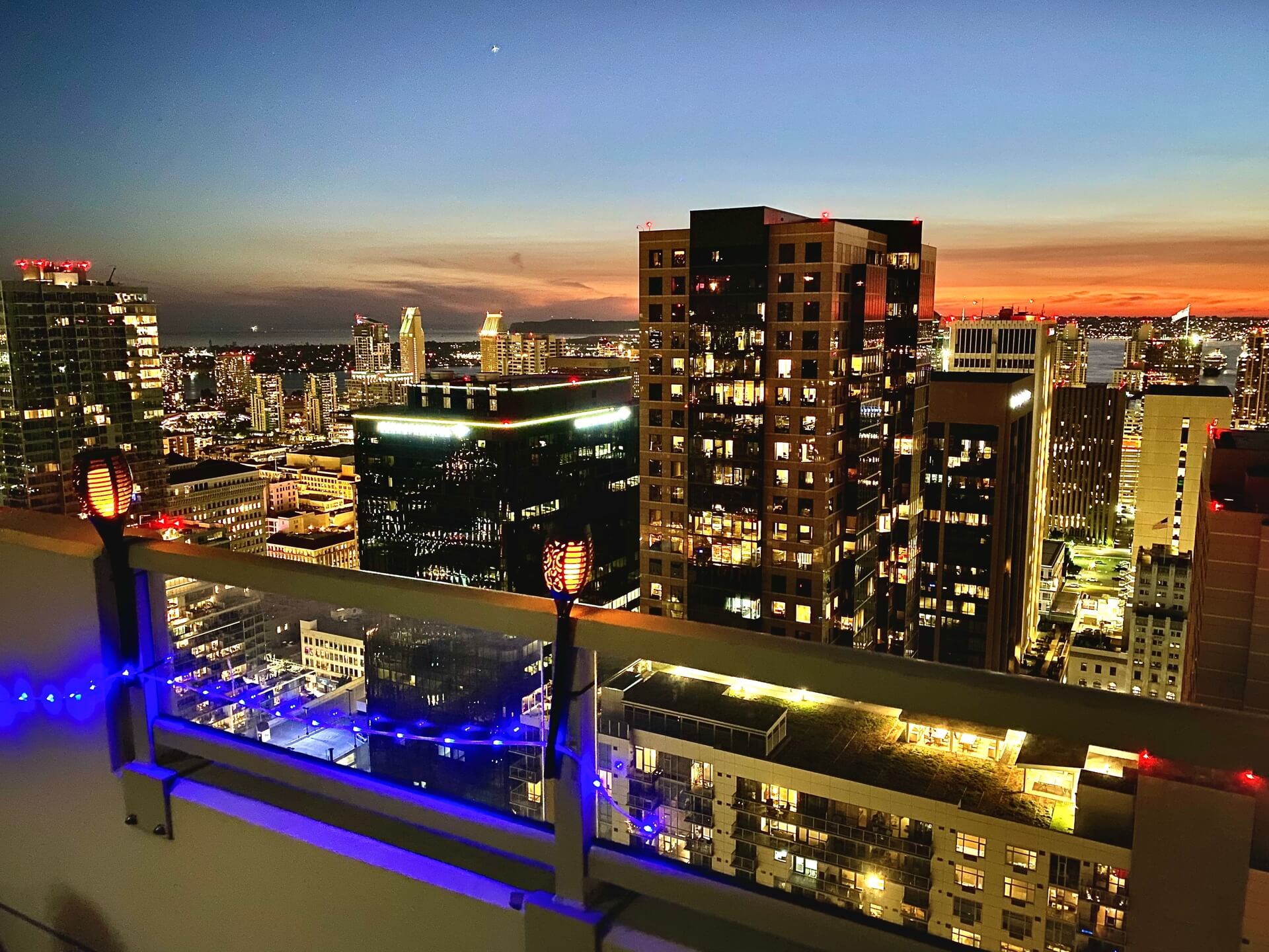 Какво най-често търсят купувачите, когато сравняват море и град